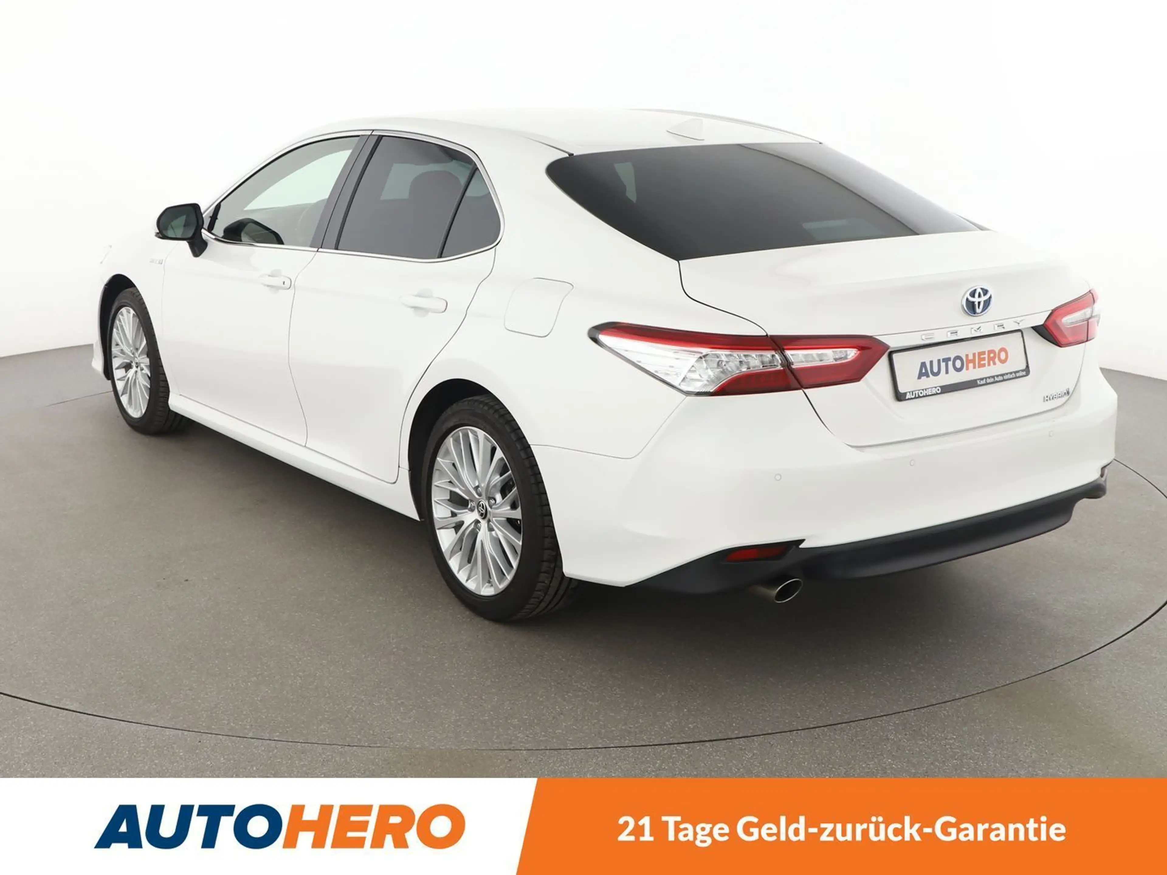 Toyota Camry 2.5 Hybrid Executive Aut.*NAVI*LED*CAM*SHZ*ACC* — photo 4