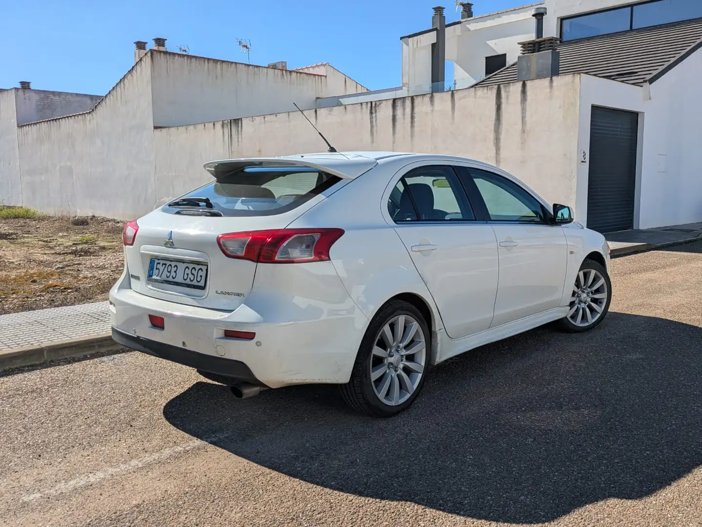 Mitsubishi Lancer Lancer Sportback 2.0DI-D Invite Invite Blanco - 2
