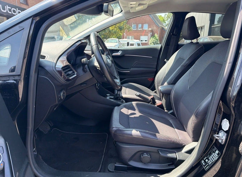 Ford Fiesta Vignale Zahnriemen neu AluF SHZ AHK 1Hand — photo 10