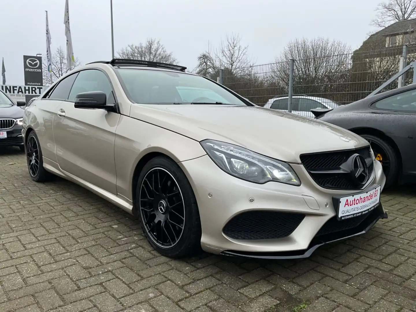 Mercedes-Benz E 220 BlueTec / d Coupe*AMG Paket*Pano*LED*Navi* Gold - 2