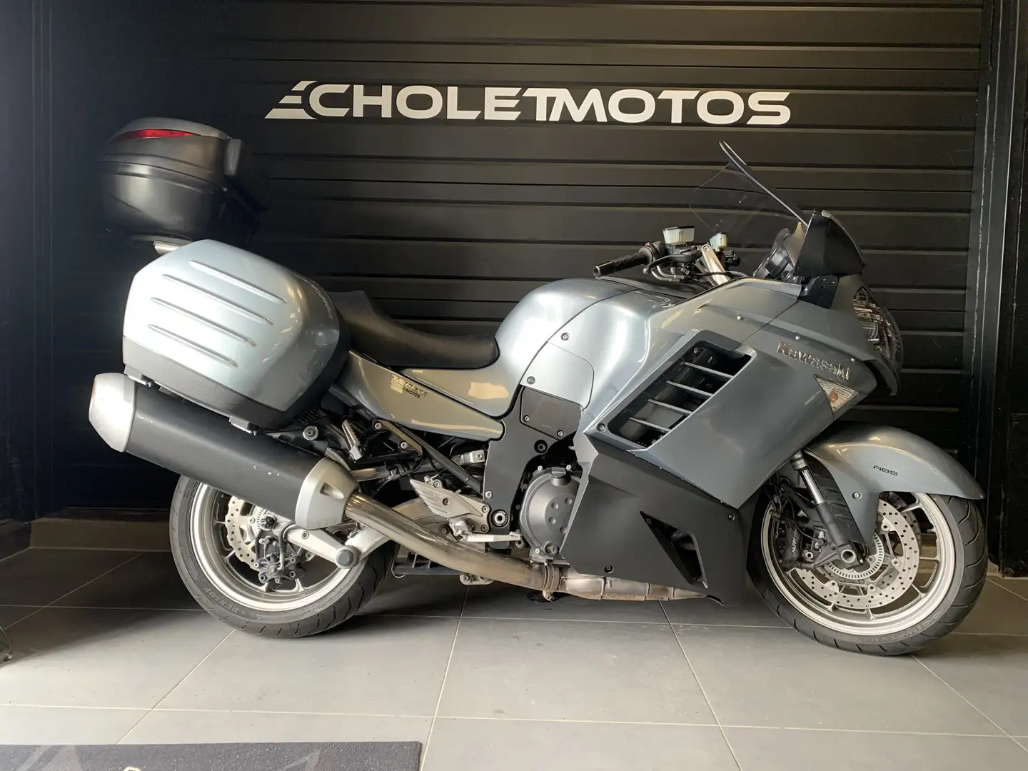 Kawasaki GTR 1400 Gris - 1