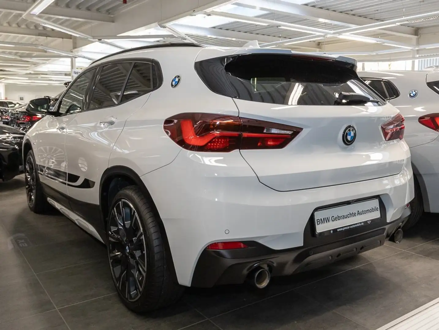 BMW X2 xDrive20i A HiFi DAB LED WLAN RFK Navi Shz Weiß - 2