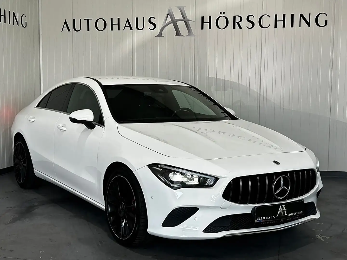 Mercedes-Benz CLA 180 //AMBIENTE//SITZHEIZUNG// Weiß - 1