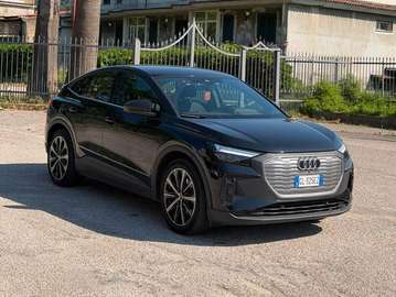 Q4 Sportback e-tron Sportback 35 Business Advanced