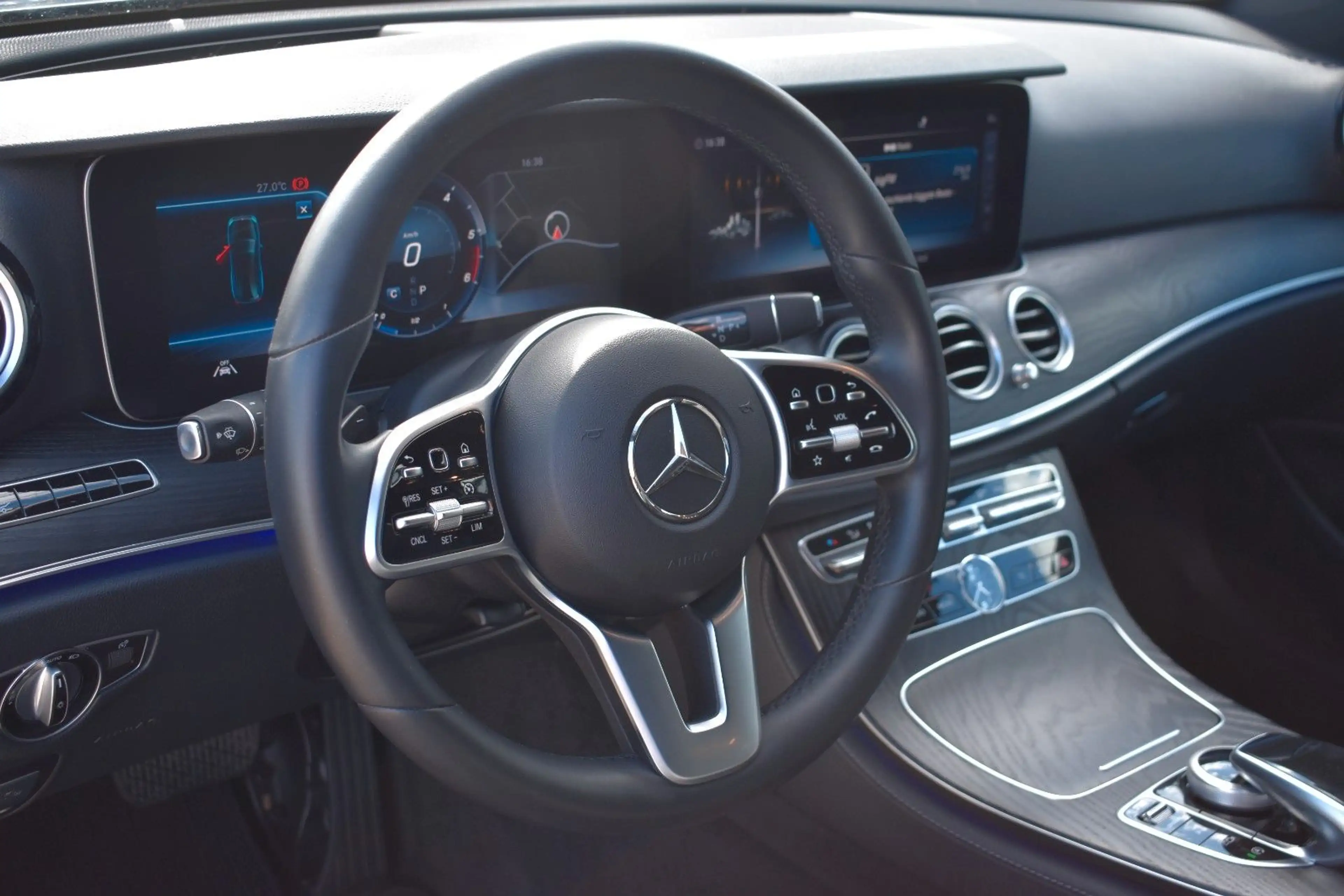 Mercedes-Benz E 350 d T-Modell HUD/BURMESTER/CARPLAY/LED/KAMERA — photo 9
