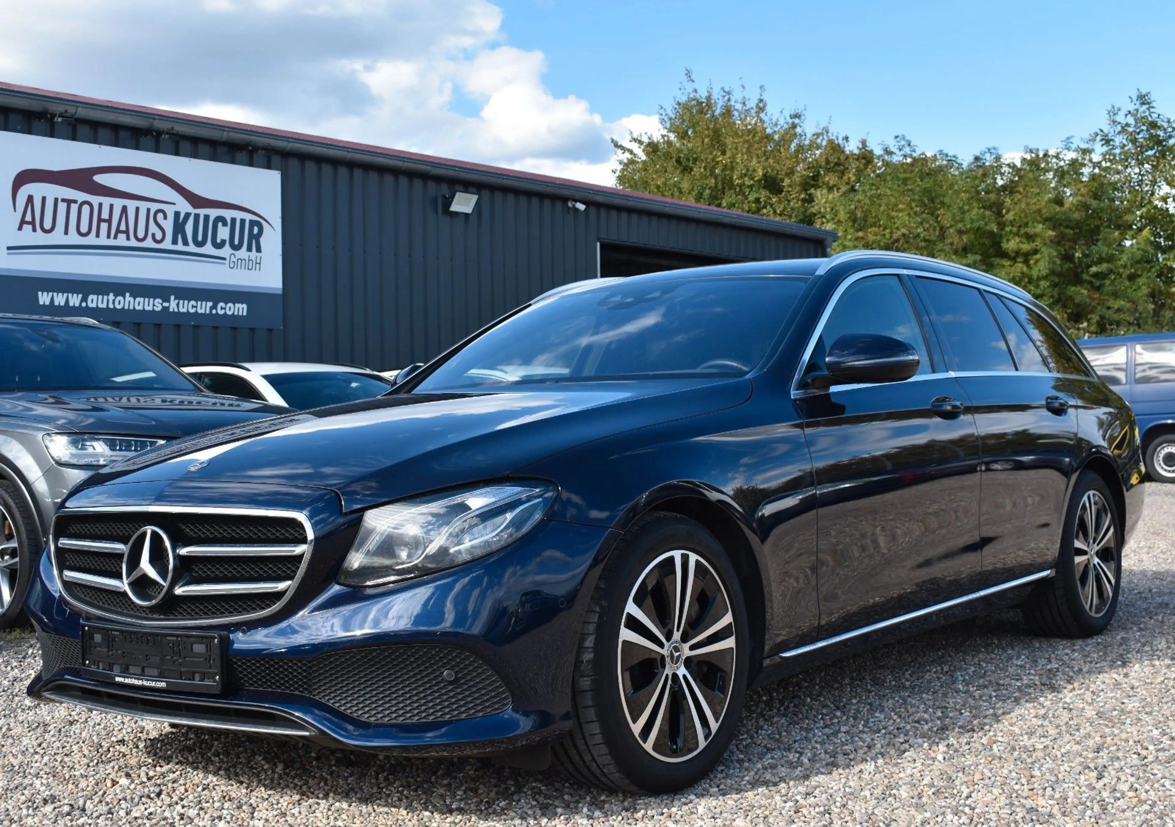 Mercedes-Benz E 350 d T-Modell HUD/BURMESTER/CARPLAY/LED/KAMERA