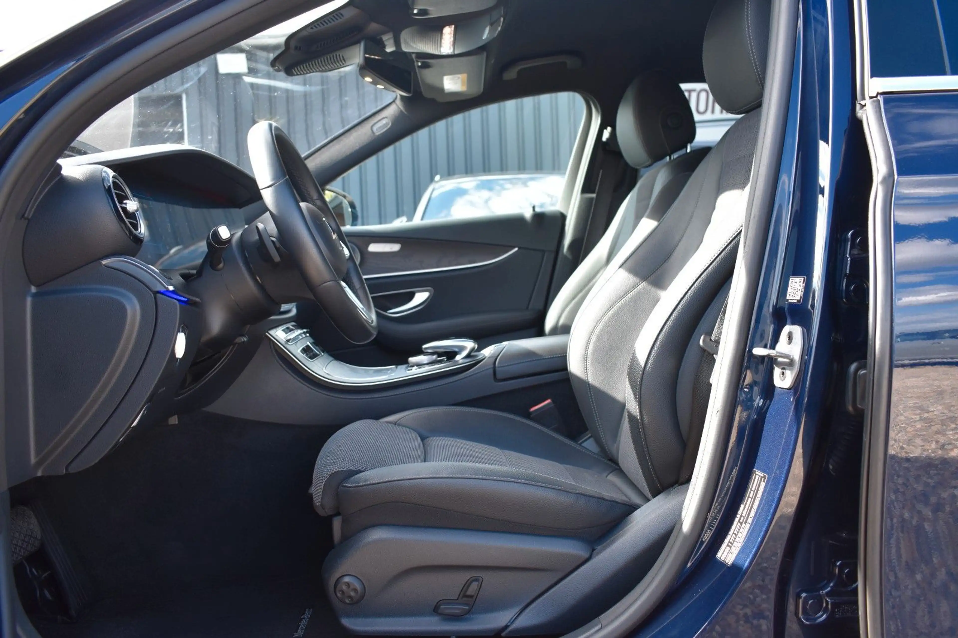 Mercedes-Benz E 350 d T-Modell HUD/BURMESTER/CARPLAY/LED/KAMERA — photo 10