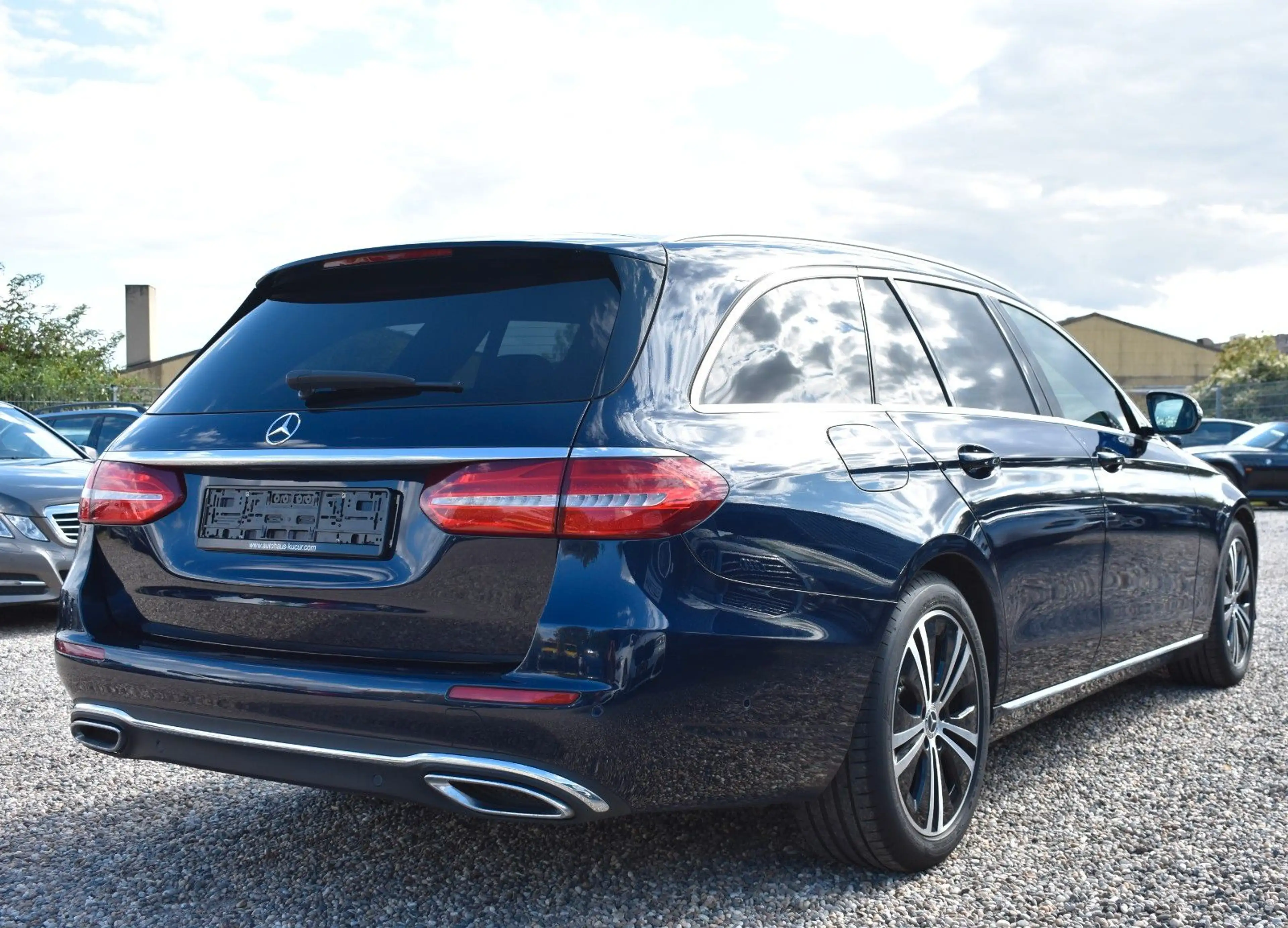 Mercedes-Benz E 350 d T-Modell HUD/BURMESTER/CARPLAY/LED/KAMERA — photo 3