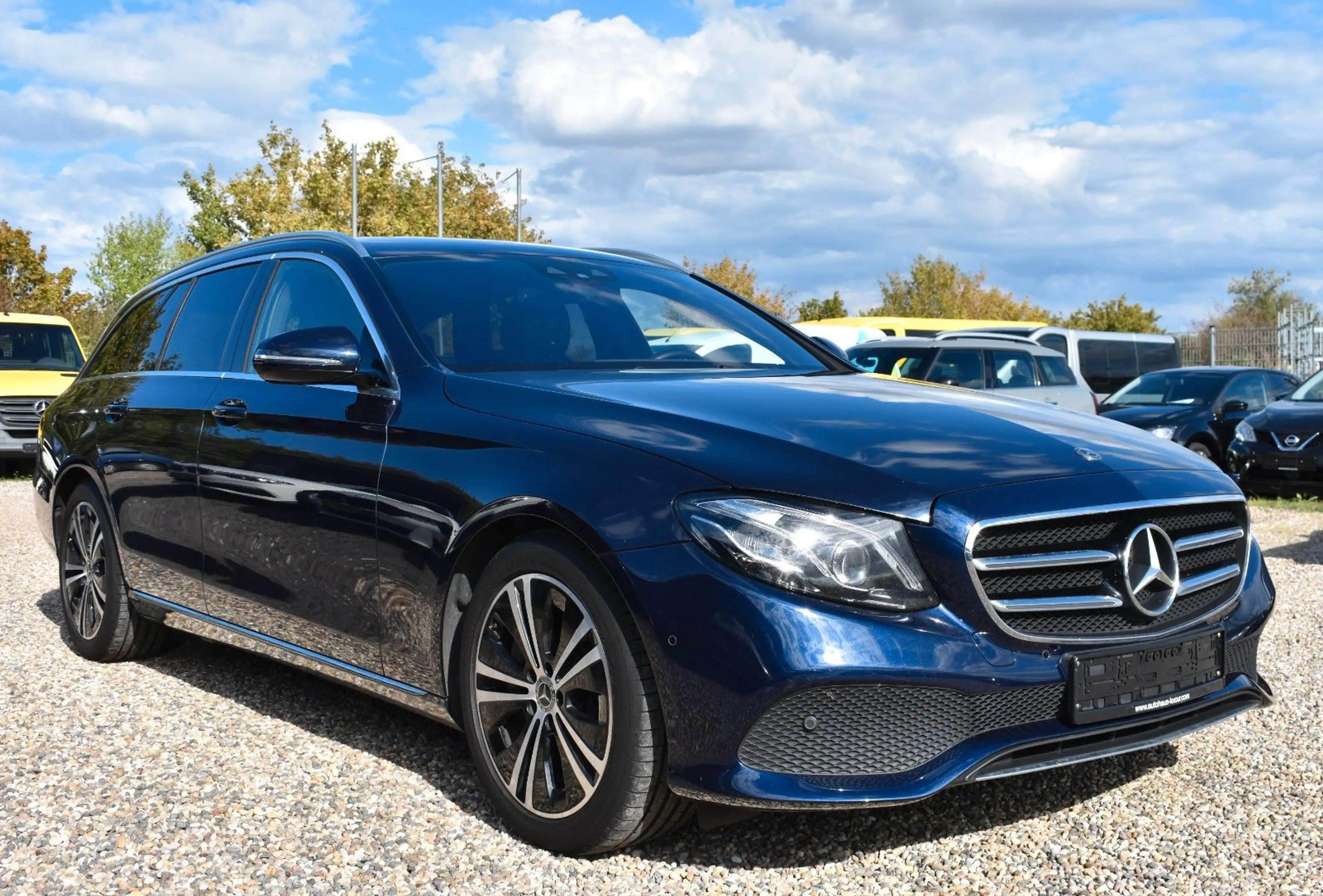 Mercedes-Benz E 350 d T-Modell HUD/BURMESTER/CARPLAY/LED/KAMERA — photo 2