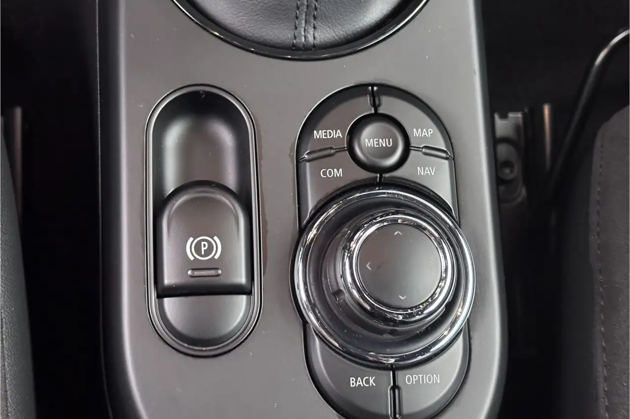 MINI Cooper SE Classic 33 kWh | Sportleder | Stoelverwarming | Ca 35