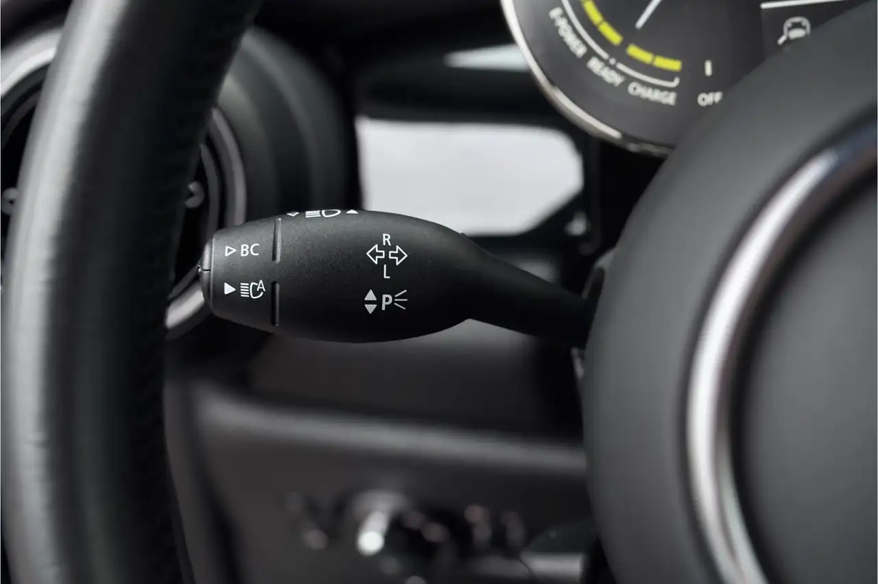 MINI Cooper SE Classic 33 kWh | Sportleder | Stoelverwarming | Ca 18