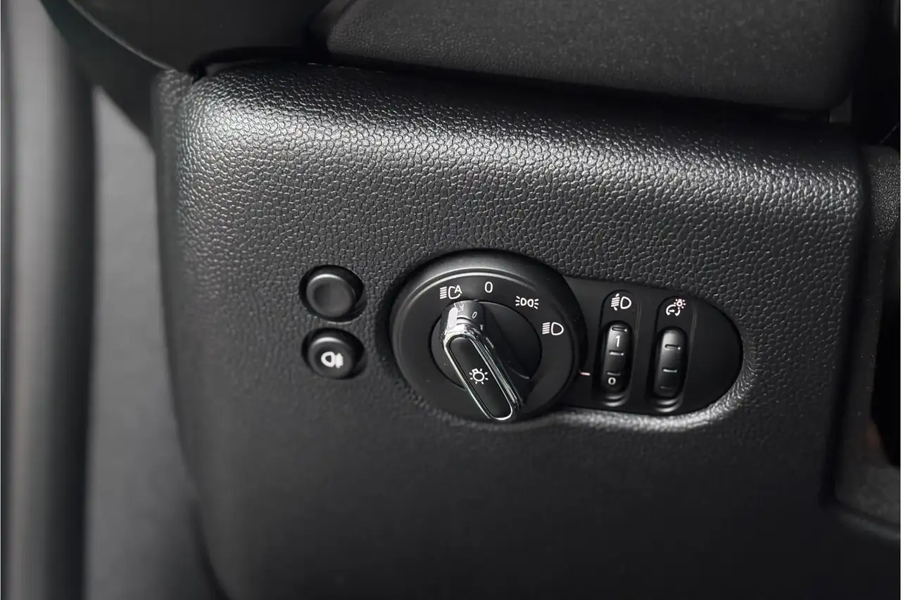 MINI Cooper SE Classic 33 kWh | Sportleder | Stoelverwarming | Ca 37