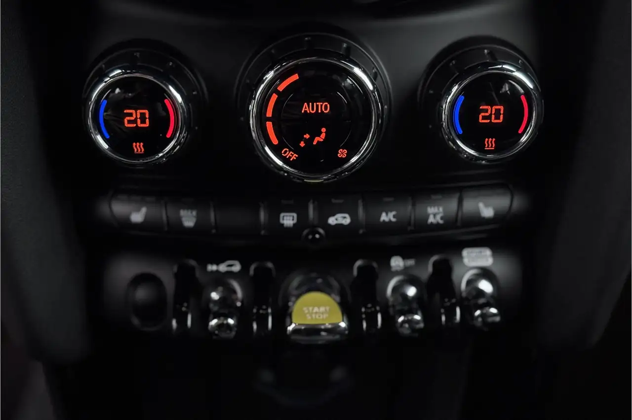 MINI Cooper SE Classic 33 kWh | Sportleder | Stoelverwarming | Ca 31