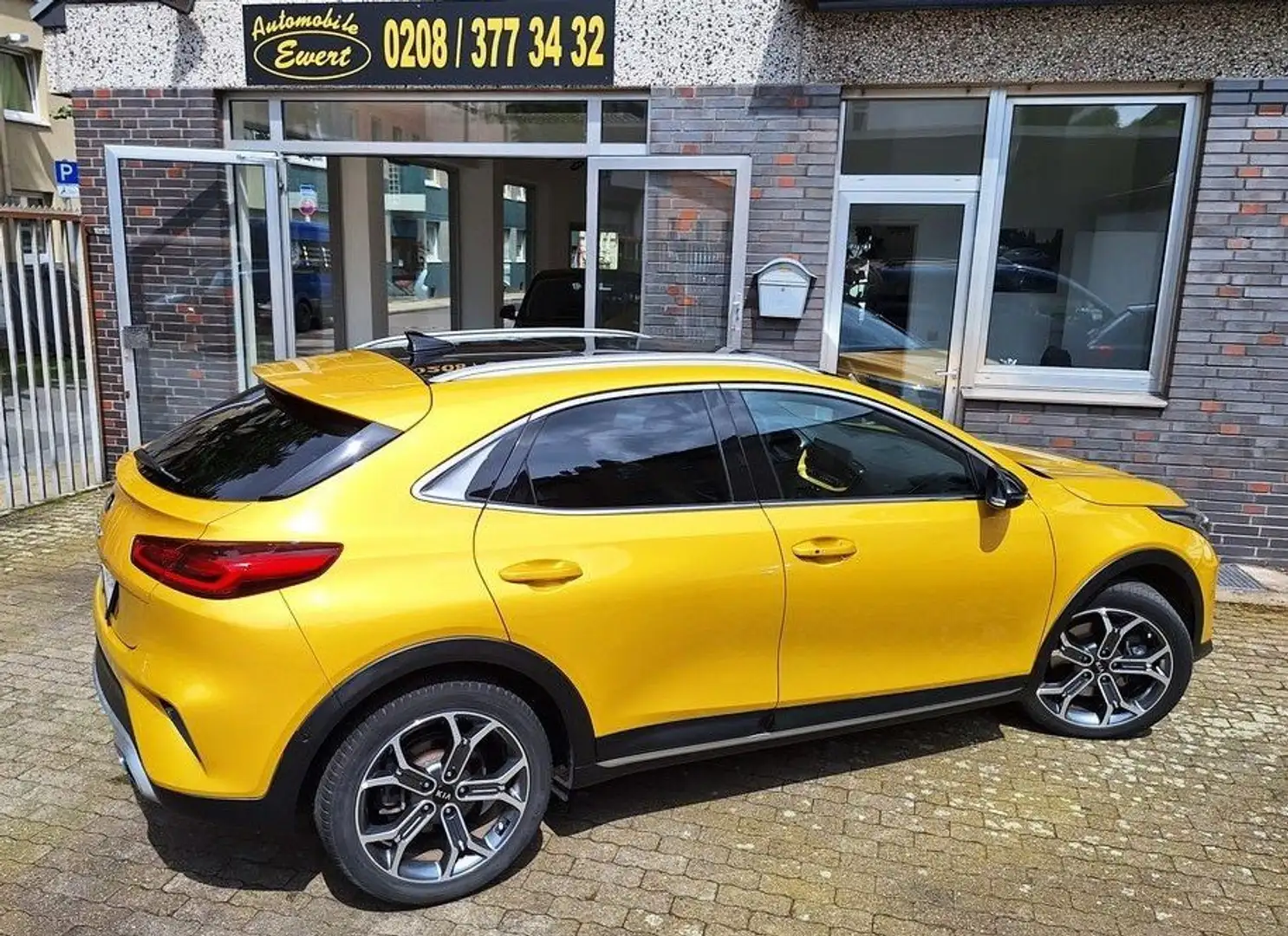Kia XCeed XDITION Automatik Schiebedach Digital Navi Kamera Gelb - 1