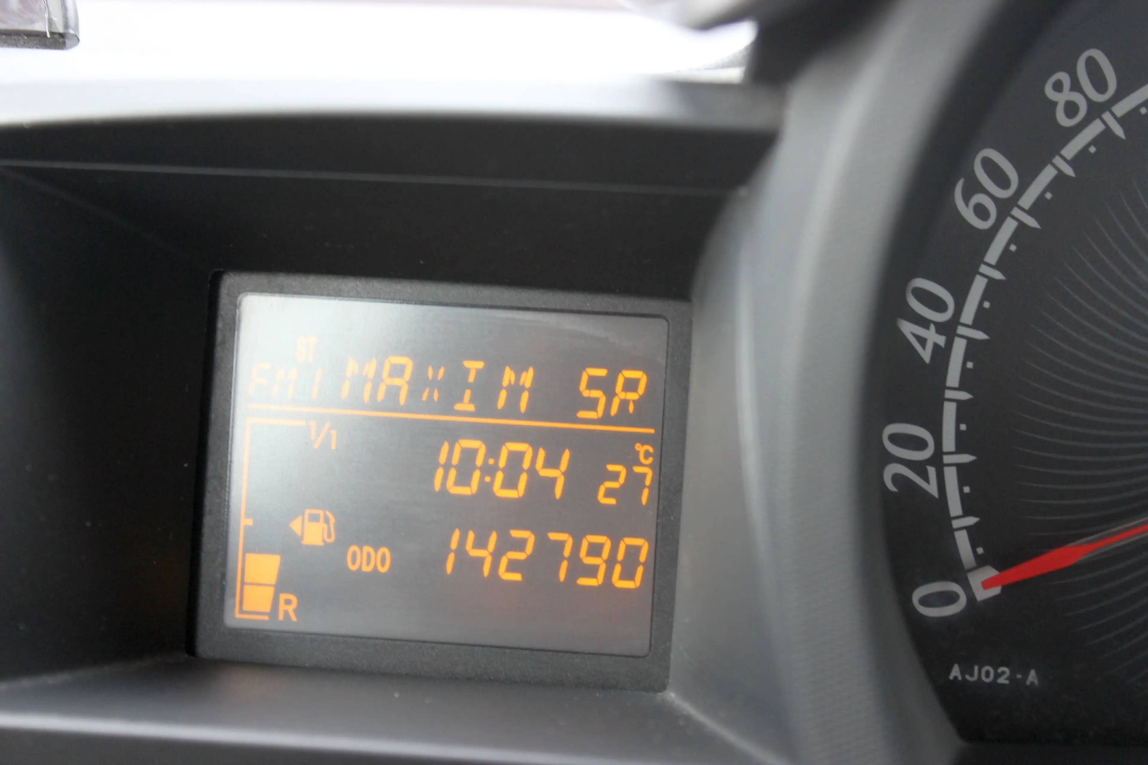 Toyota iQ 1,33 4-sitzer TOP mit Klimaautomatik und Einparkhilfe — photo 10