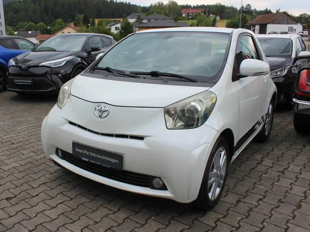 Toyota iQ 2009 из Европы — купить под ключ