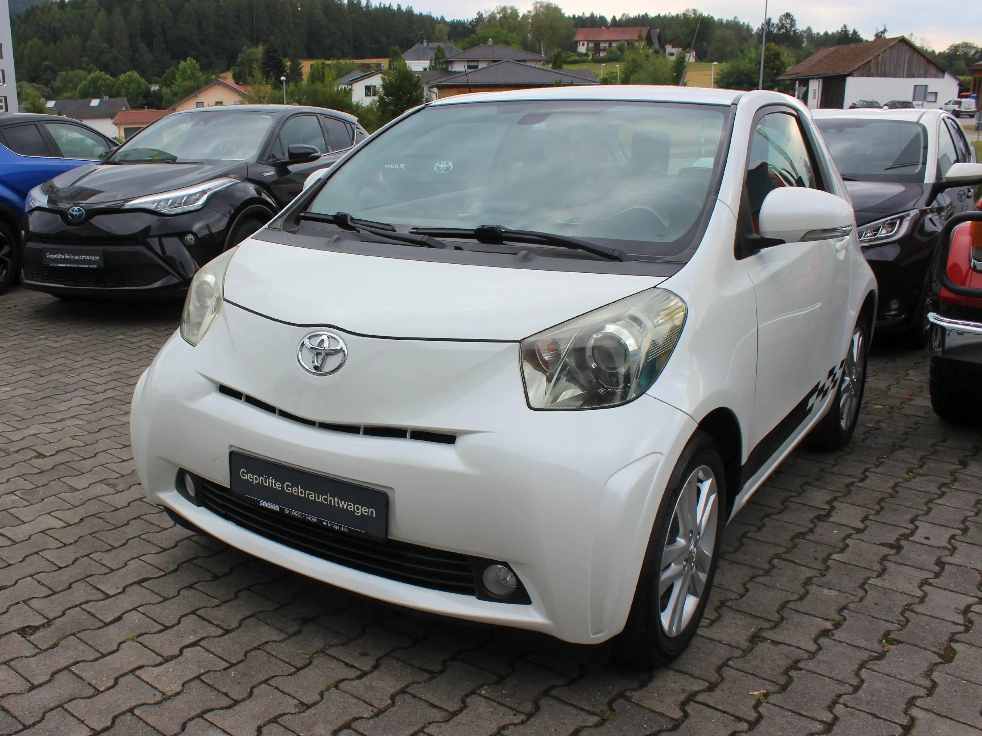 Toyota iQ 1,33 4-sitzer TOP mit Klimaautomatik und Einparkhilfe