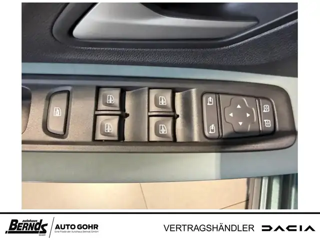 Dacia Sandero view 13