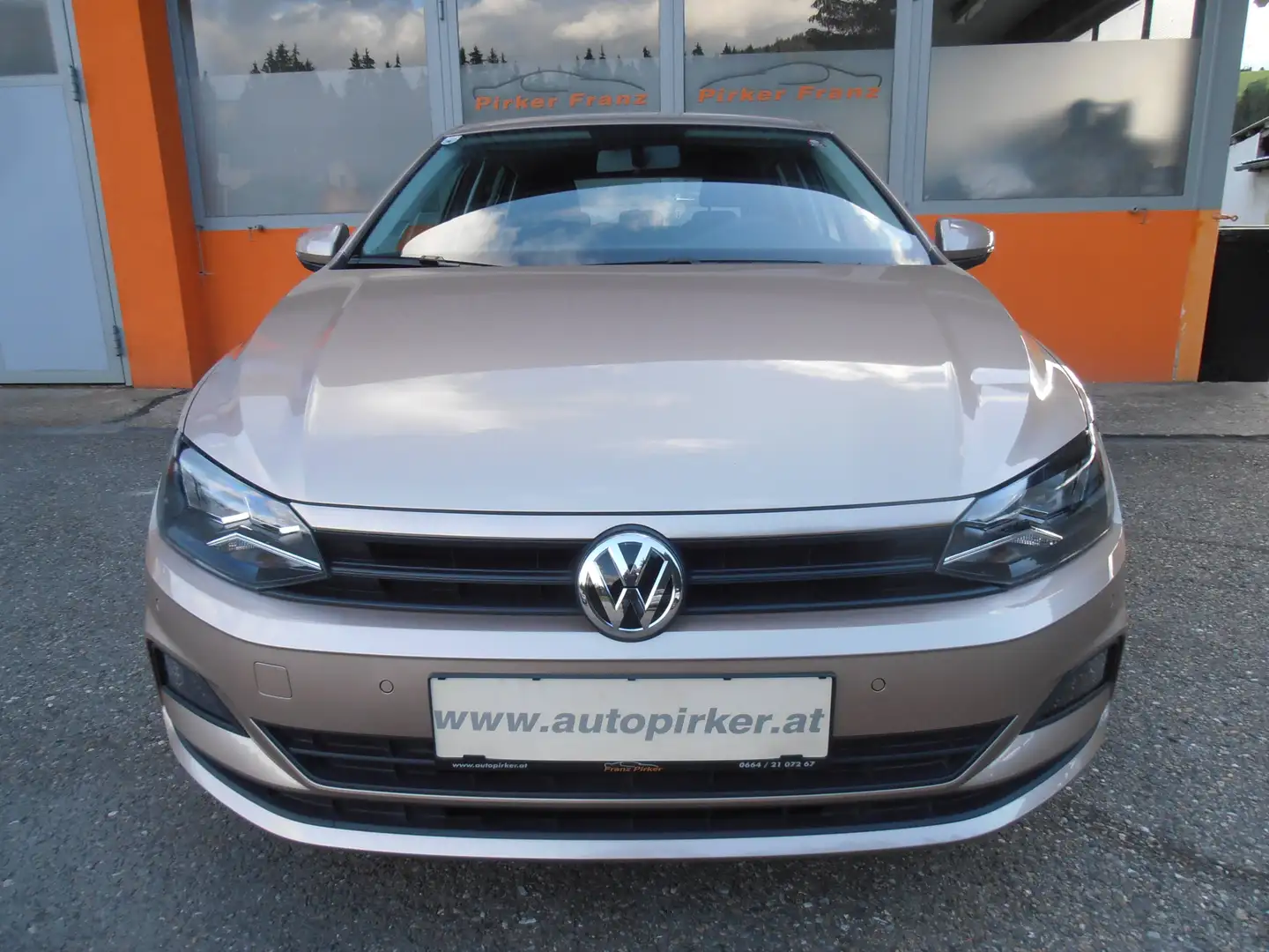 Volkswagen Polo Trendline Bronze - 1