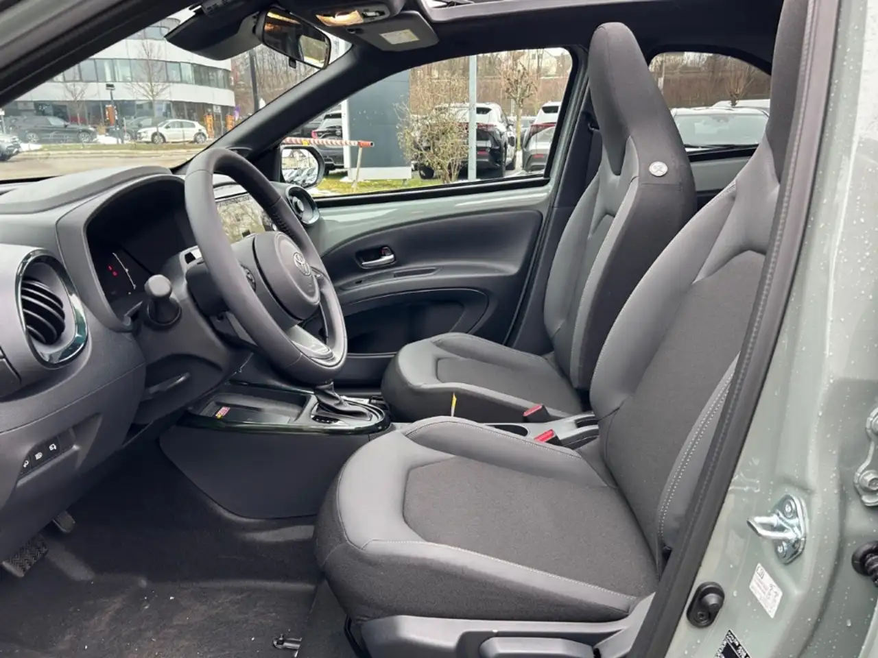 Toyota Aygo X 1,5l Hybrid Lounge CVT Faltdach JBL 9