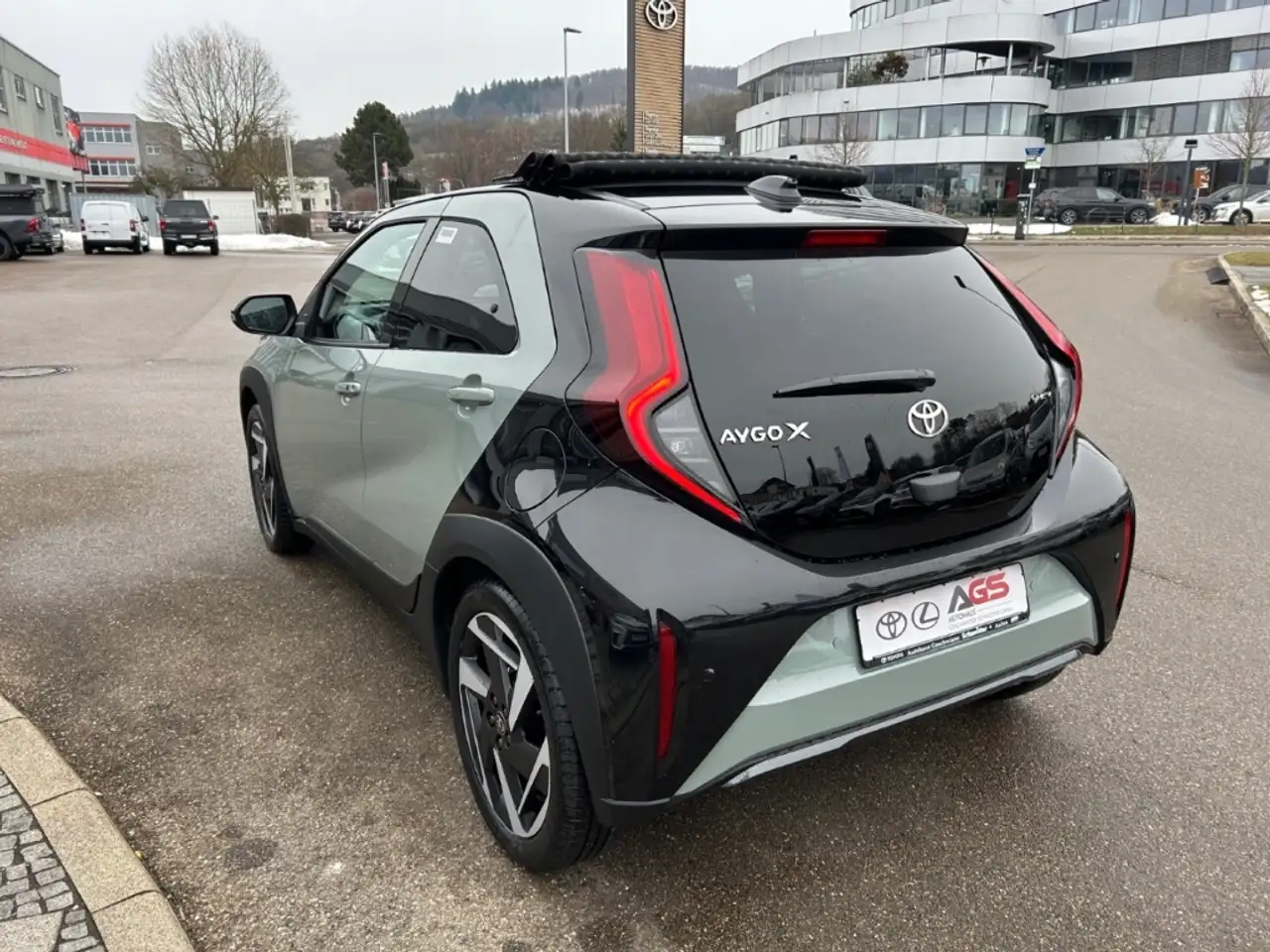 Toyota Aygo X 1,5l Hybrid Lounge CVT Faltdach JBL 5