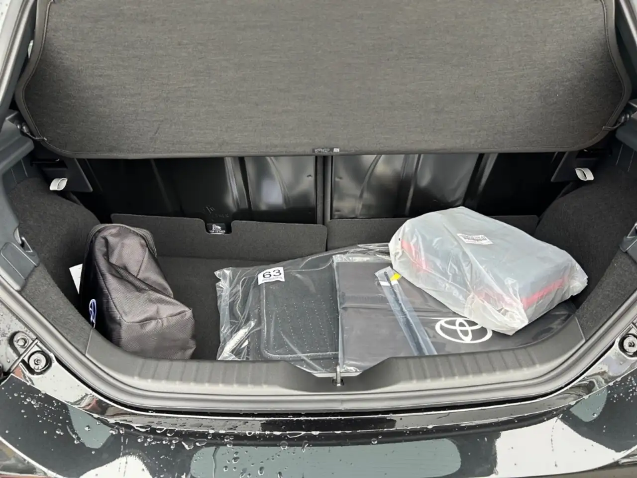 Toyota Aygo X 1,5l Hybrid Lounge CVT Faltdach JBL 12
