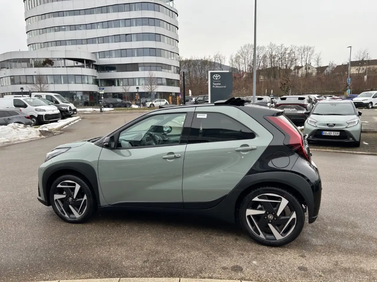 Toyota Aygo X 1,5l Hybrid Lounge CVT Faltdach JBL 6