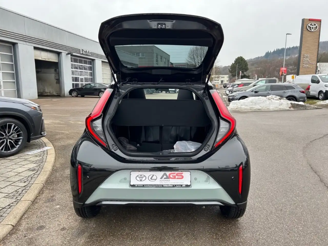 Toyota Aygo X 1,5l Hybrid Lounge CVT Faltdach JBL 11