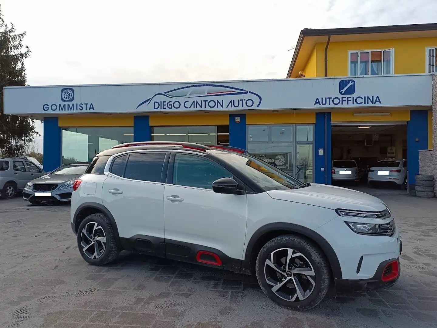 Citroen C5 Aircross 1.6 benzina Shine - Cambio Automatico Bianco - 1