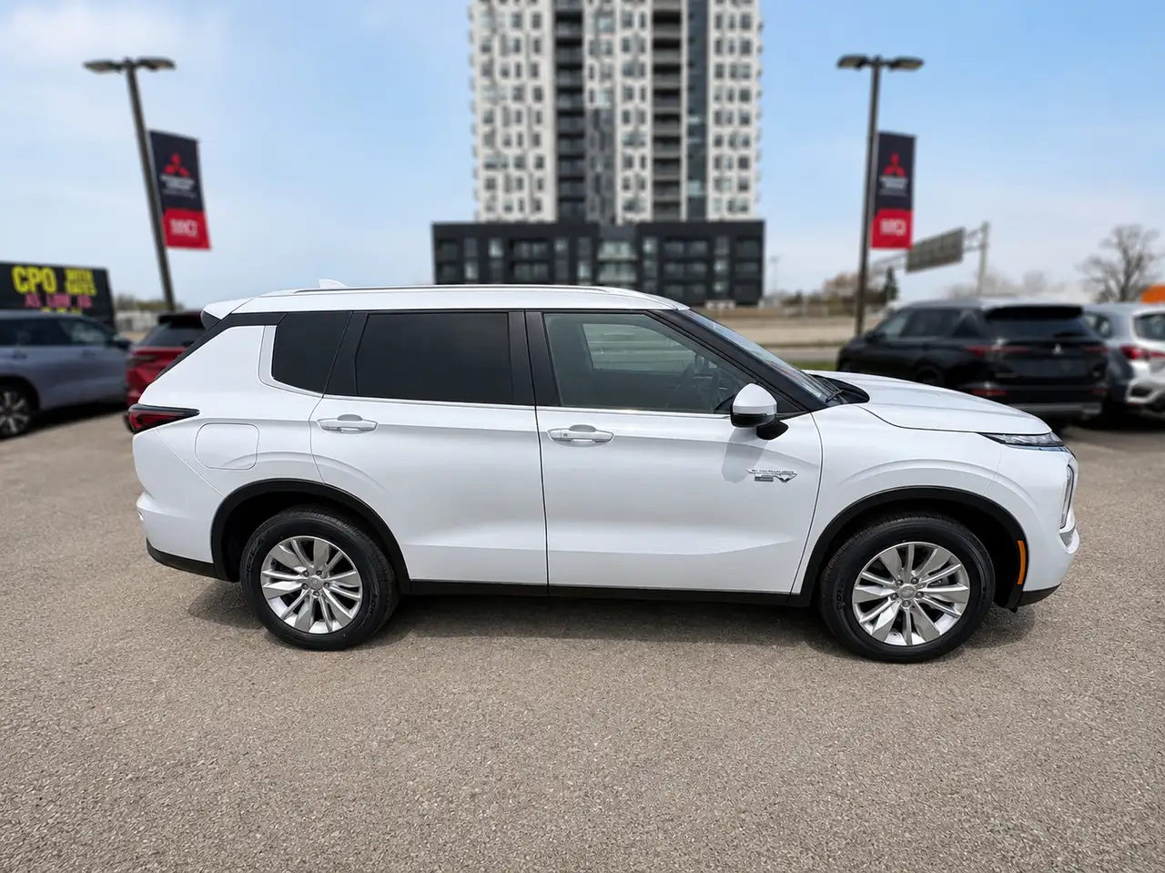 Mitsubishi Outlander photo Mitsubishi Outlander