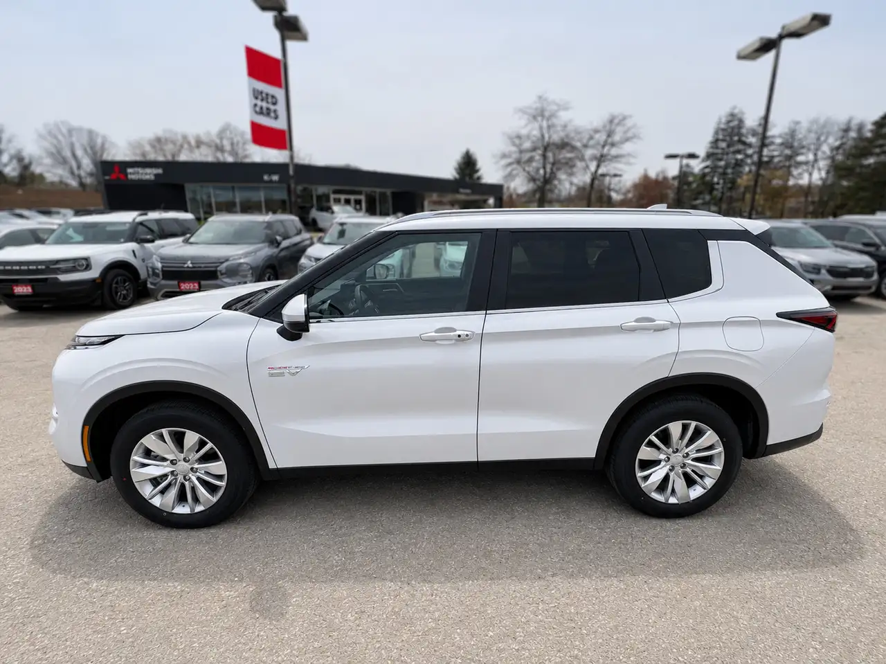 Mitsubishi Outlander photo Mitsubishi Outlander
