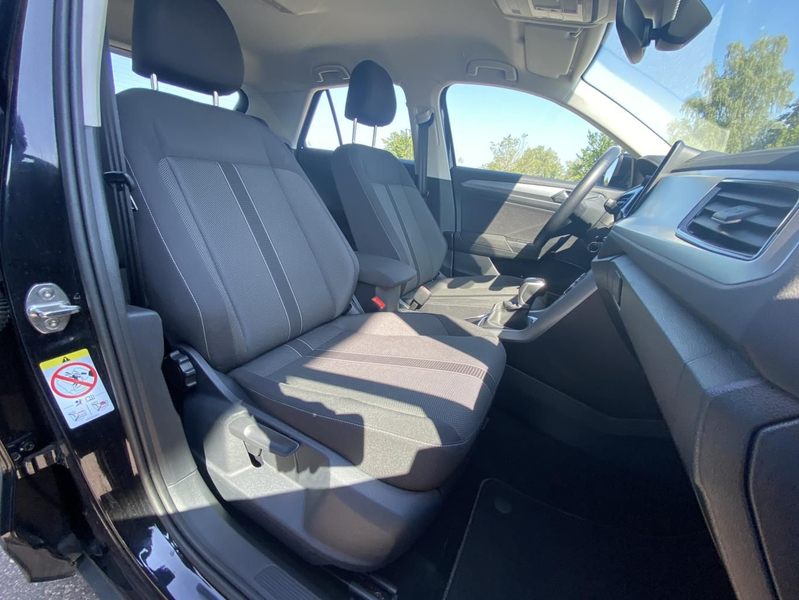Volkswagen T-Roc 1.5 TSI DSG LIFE AHK+APP-CONNECT+VIRTUAL-C — photo 11