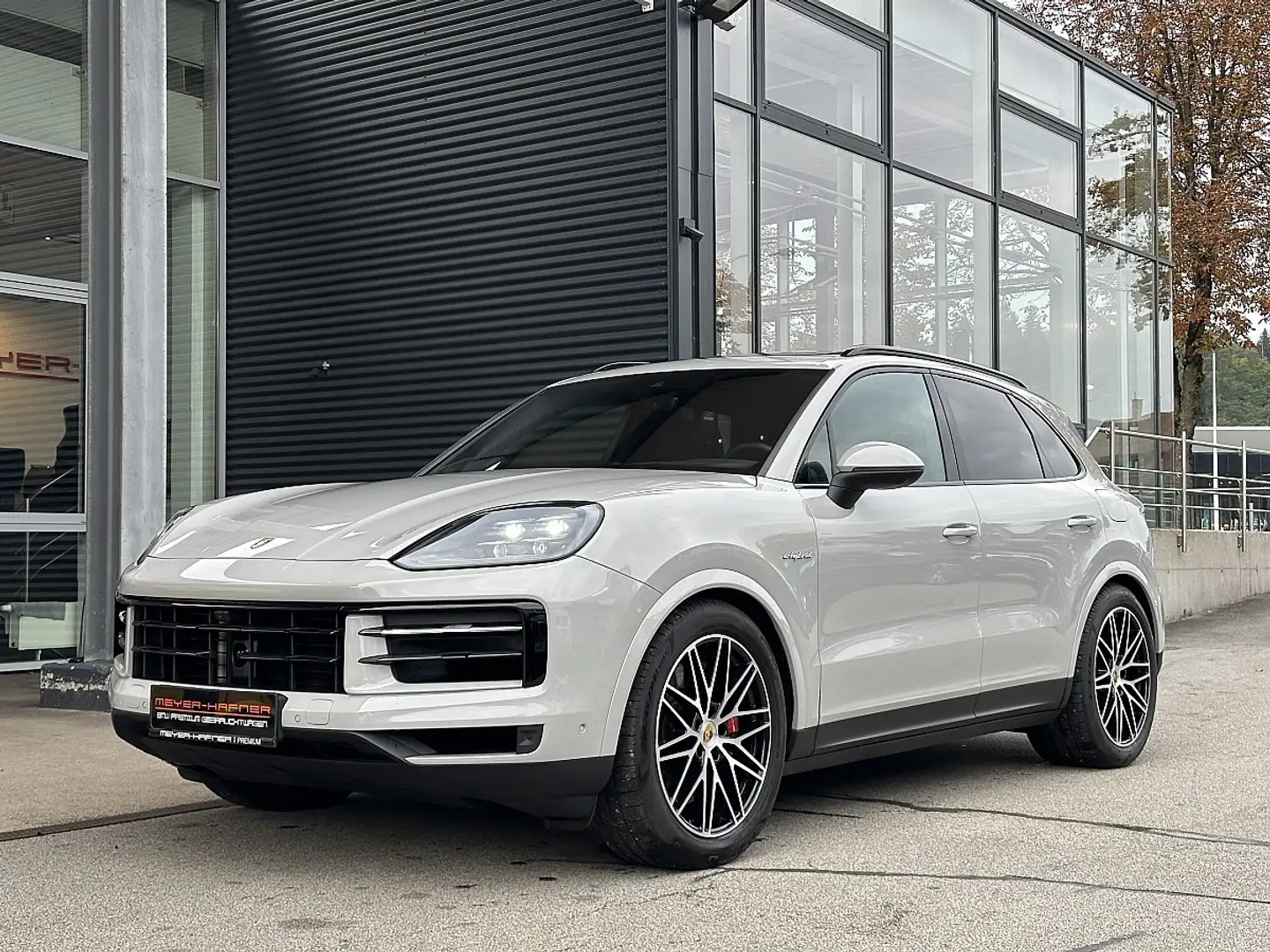 Porsche Cayenne III S E-Hybrid PHEV 21,8 kWh Aut. Grau - 2
