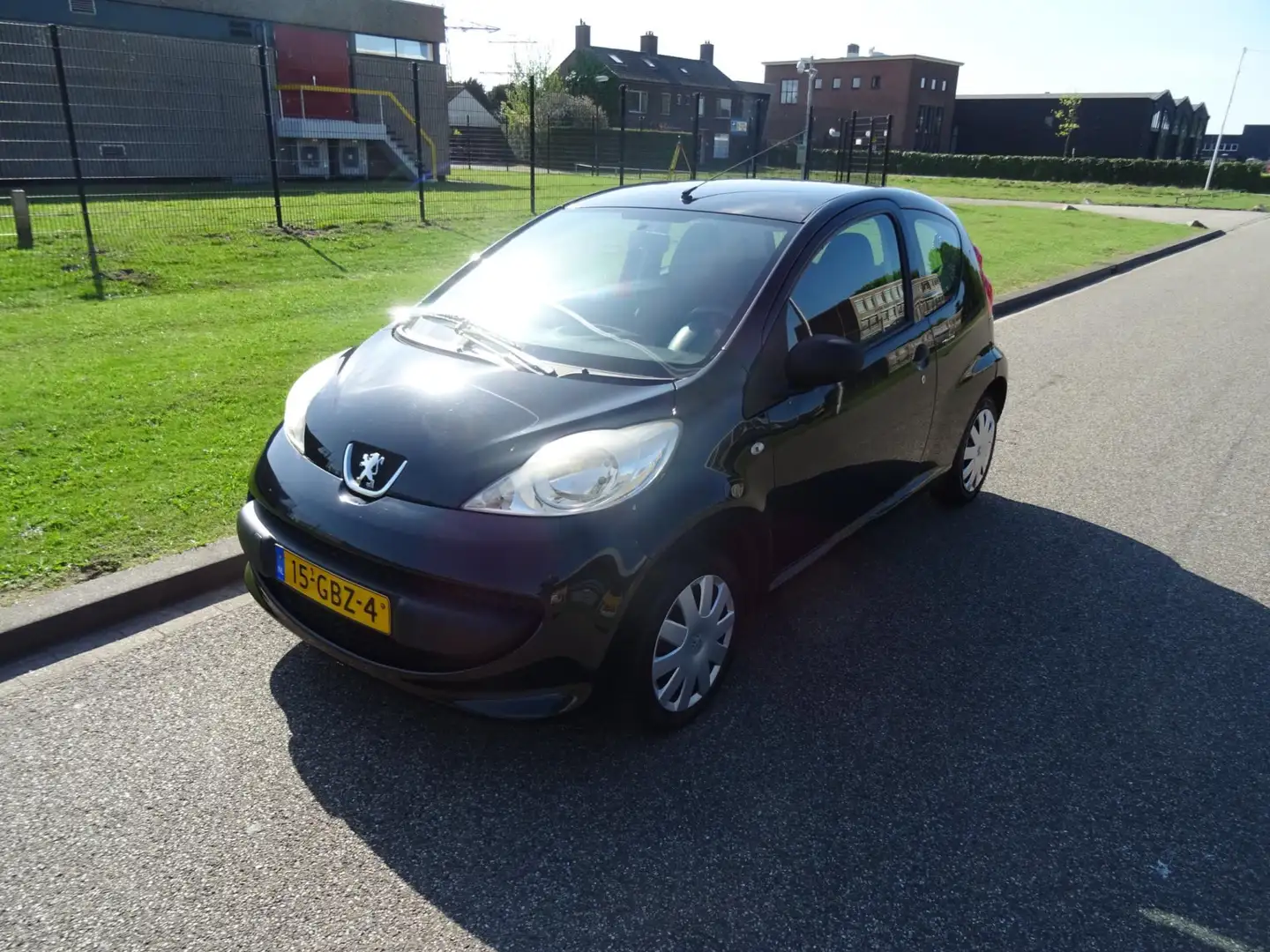 Peugeot 107 1.0-12V XR Negro - 1