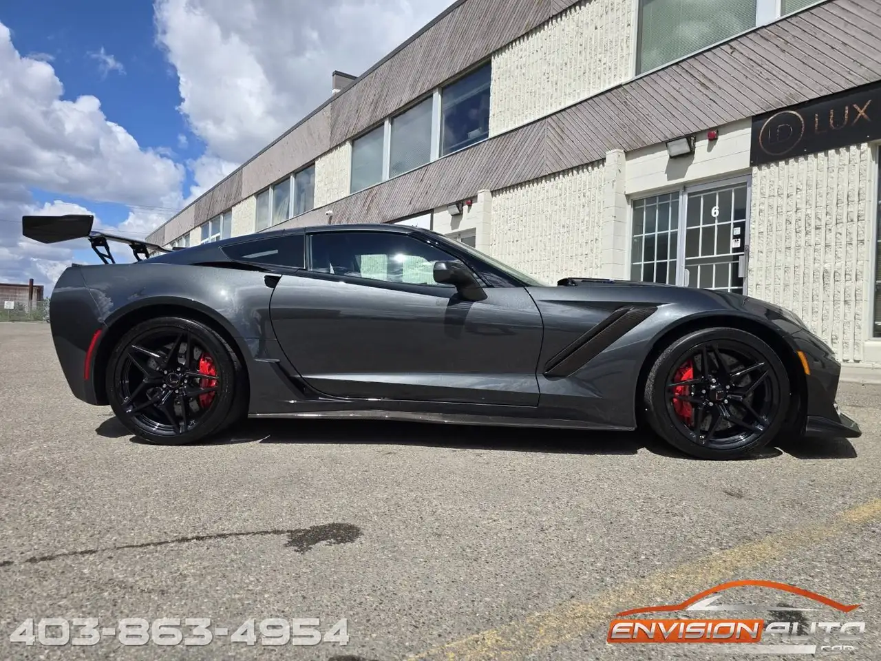 Chevrolet Corvette снимка Chevrolet Corvette