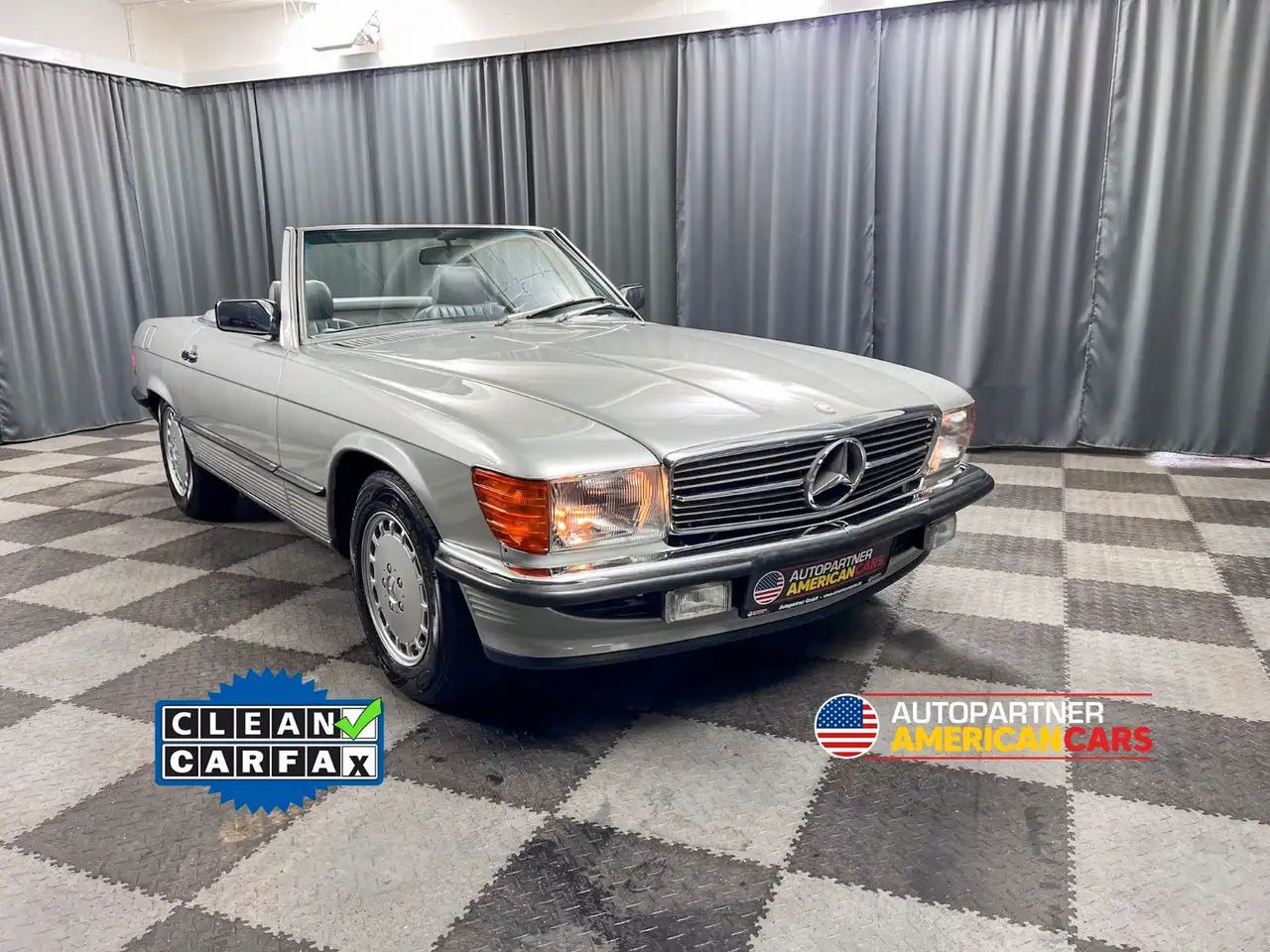 Mercedes-Benz SL 560