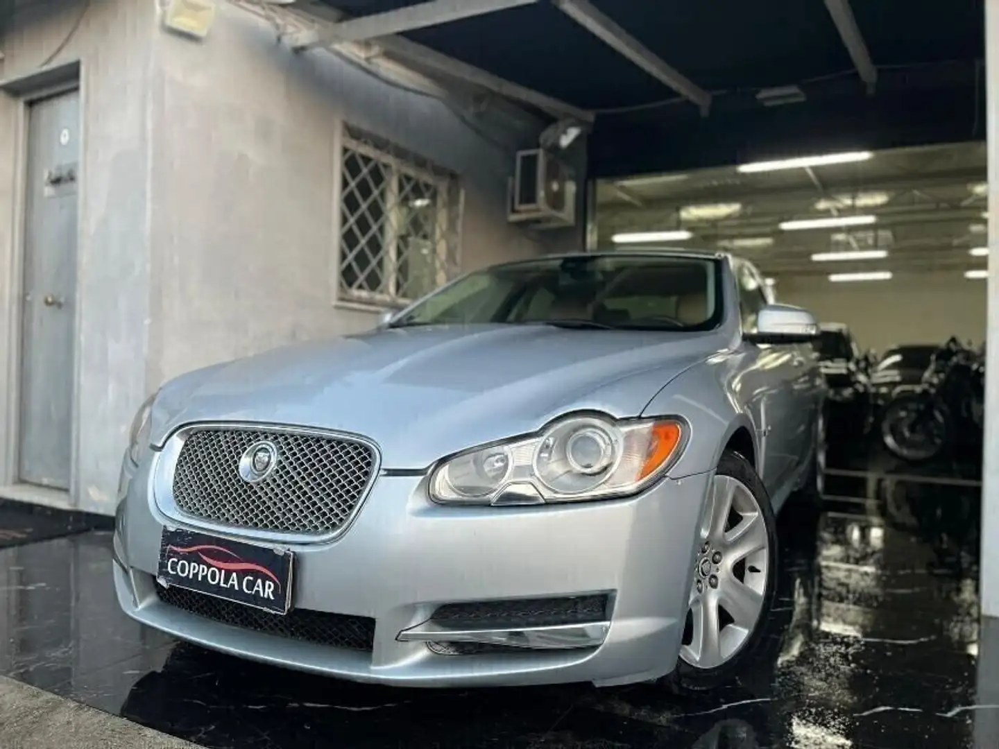 Jaguar XF 2.7d Premium Luxury auto - 1