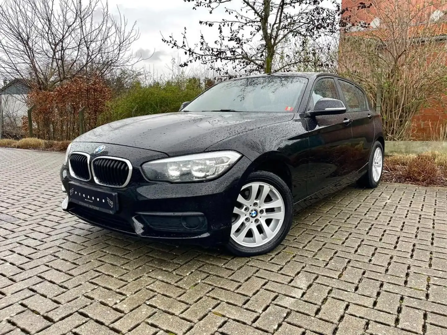BMW 116 2015/121.000km/Benzine - Gekeurd Noir - 1