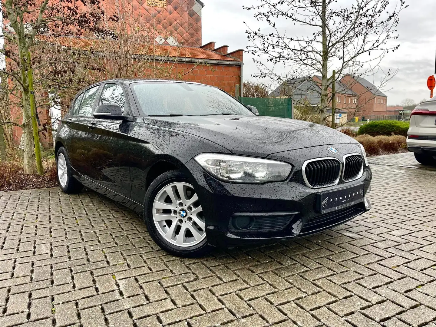 BMW 116 2015/121.000km/Benzine - Gekeurd Noir - 2