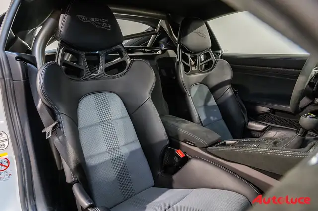 Porsche 718 Cayman view 10