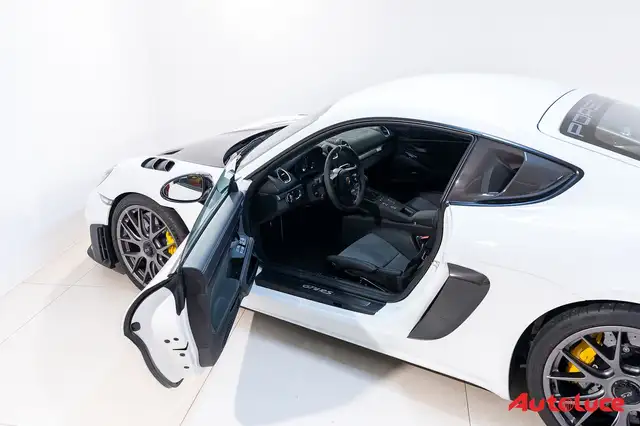 Porsche 718 Cayman view 7