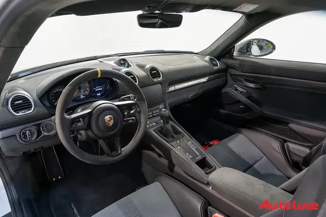 Porsche 718 Cayman view 8