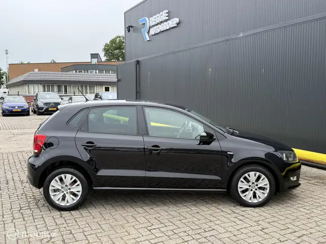 Volkswagen Polo view 8