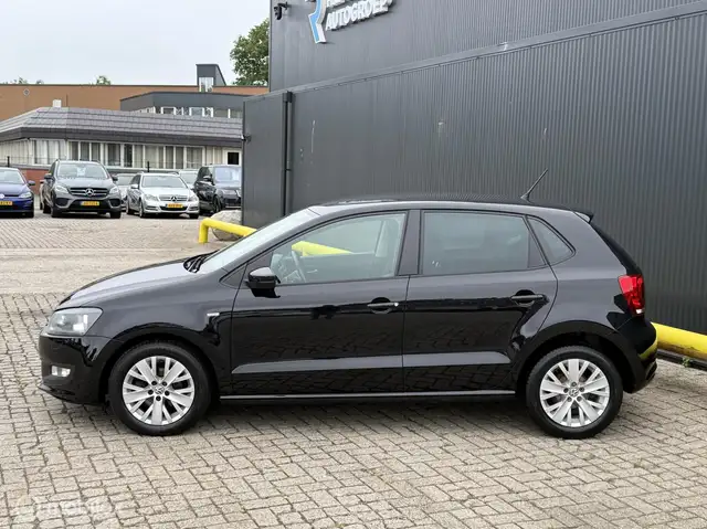 Volkswagen Polo view 6