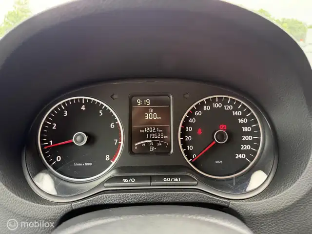 Volkswagen Polo view 14