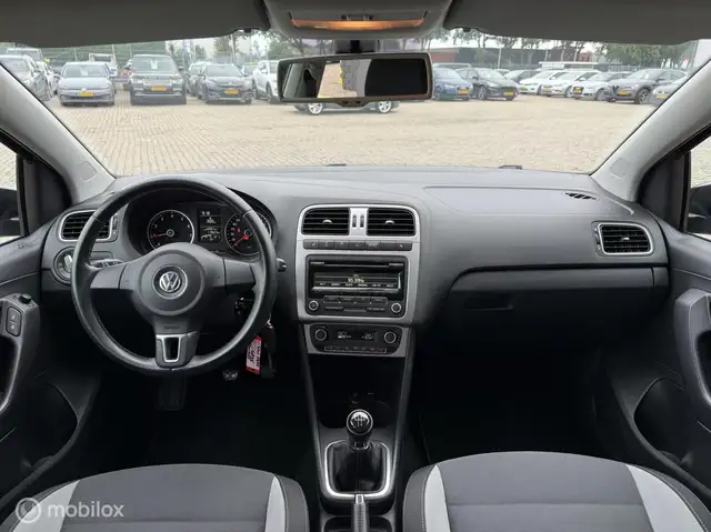 Volkswagen Polo view 2