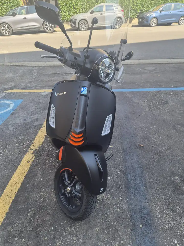 Piaggio GTS 300