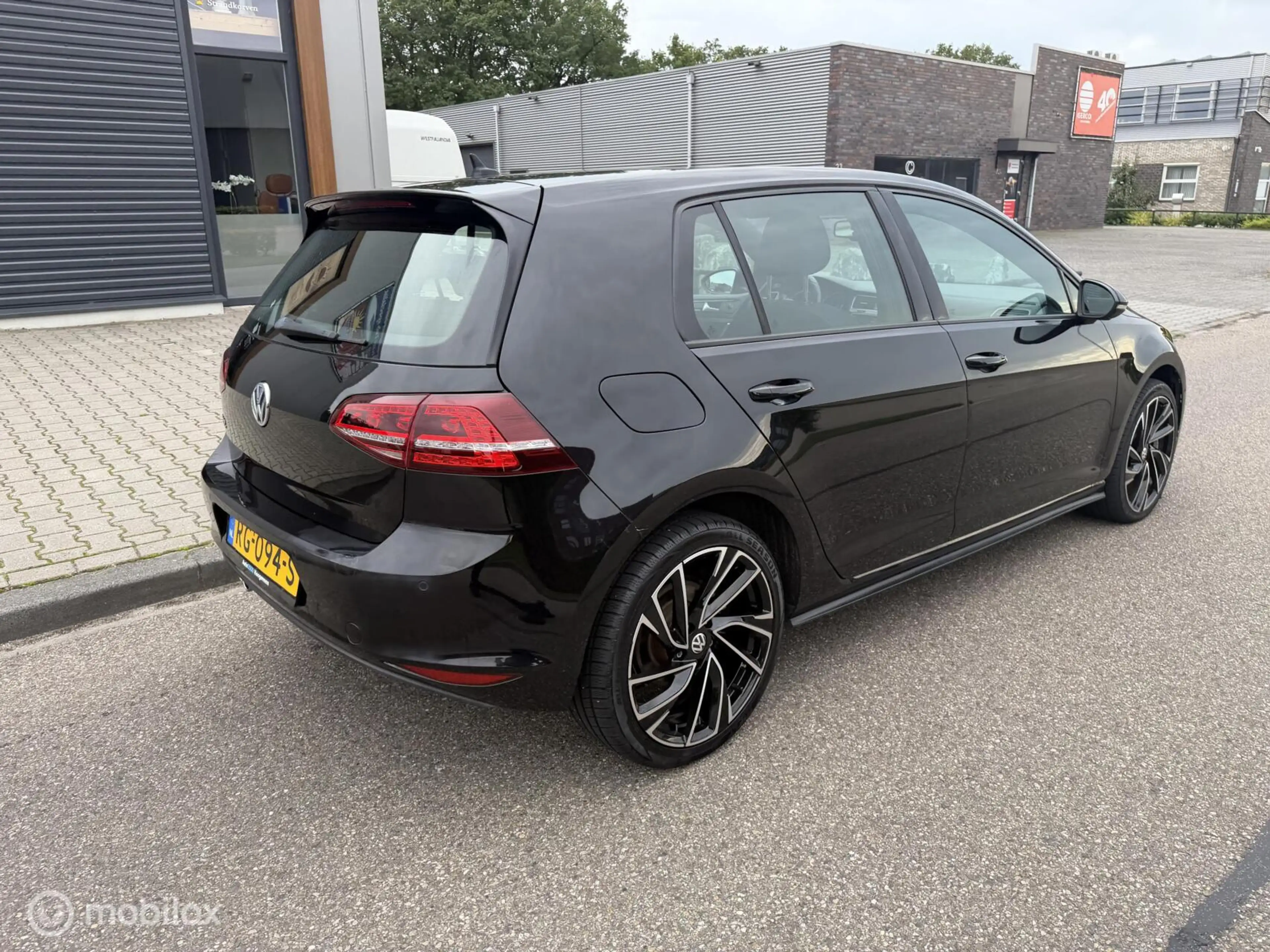 Volkswagen Golf GTE 1.4 TSI — photo 3