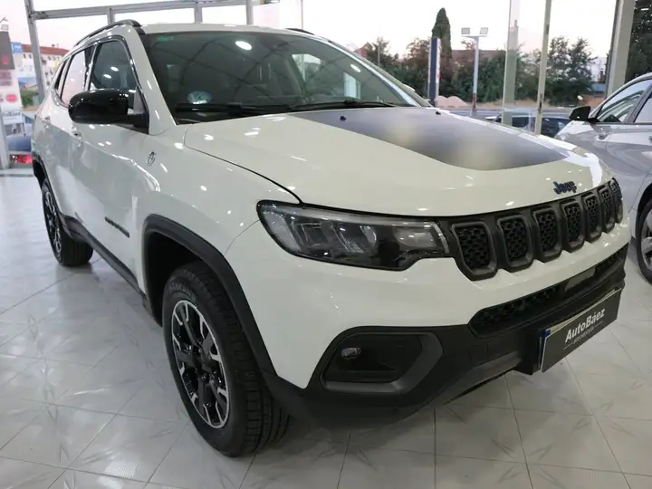 Jeep Compass 1.3 PHEV Trailhawk AT AWD 2022, foto 3