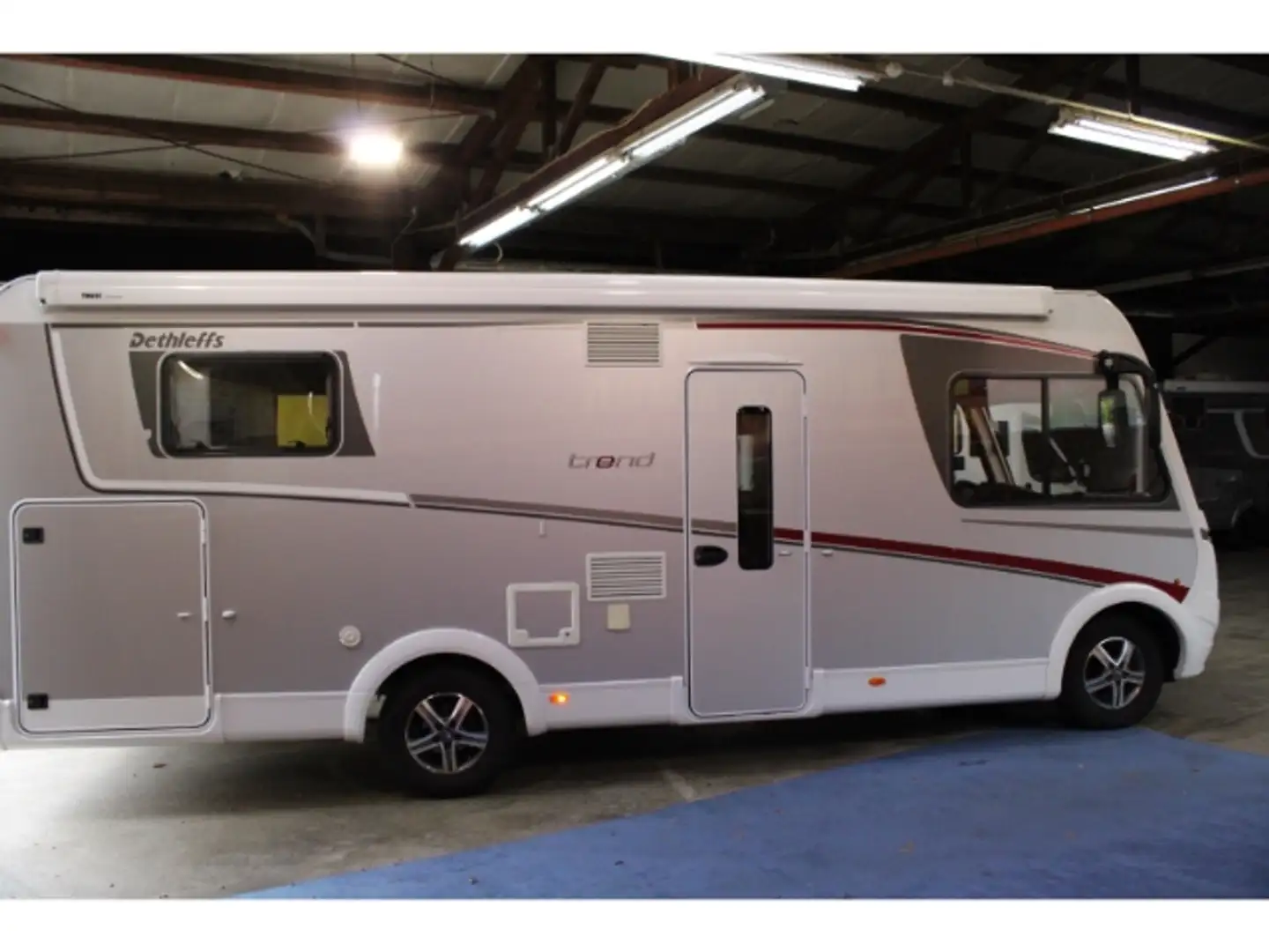 Dethleffs Trend I 7057 DBM Queensbett Hubbett Silber - 2